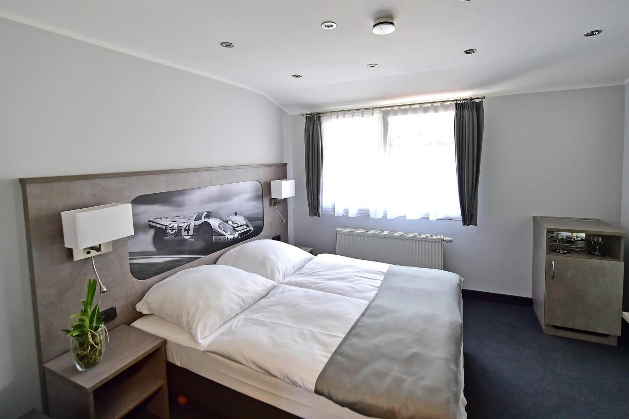 Gt3 Hotel Honerath Exterior photo