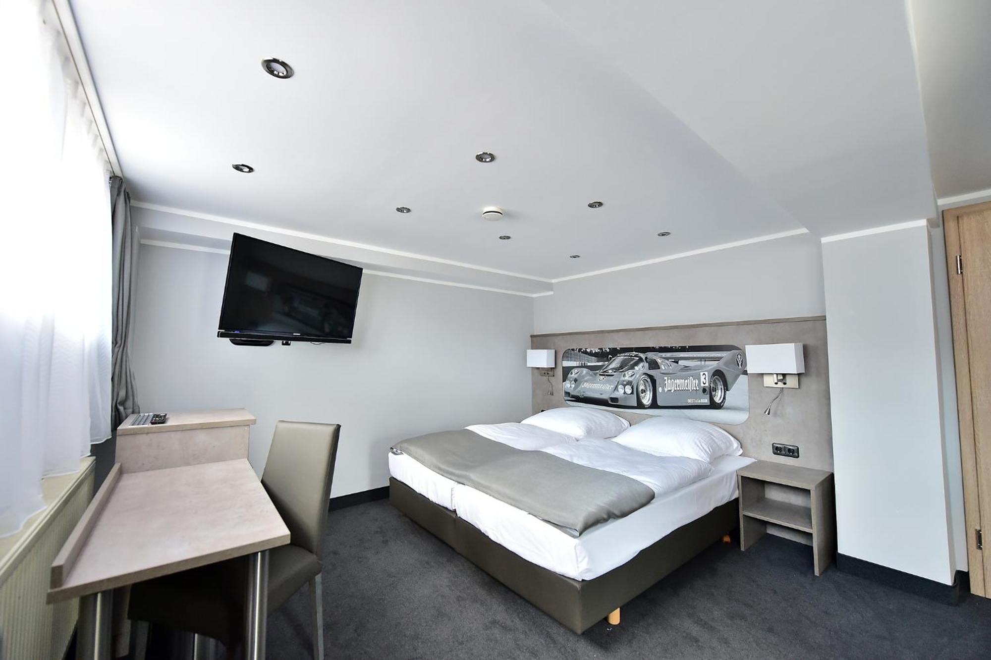 Gt3 Hotel Honerath Exterior photo