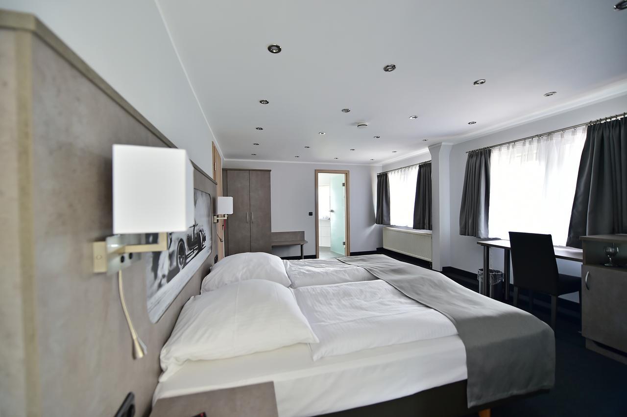 Gt3 Hotel Honerath Exterior photo