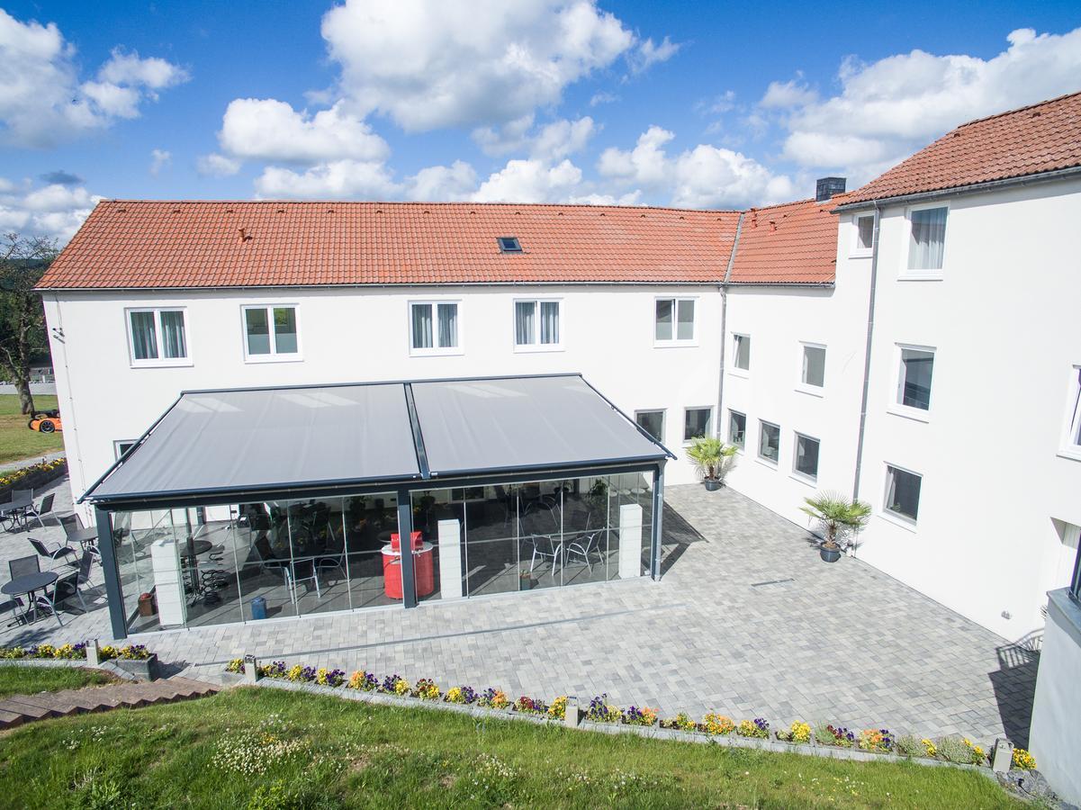 Gt3 Hotel Honerath Exterior photo
